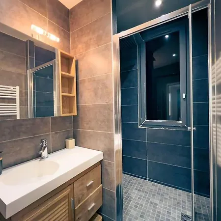 Premium Paris